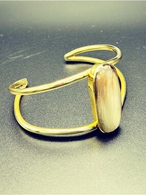 Brass Cuff Bracelet with Oval Horn Stone